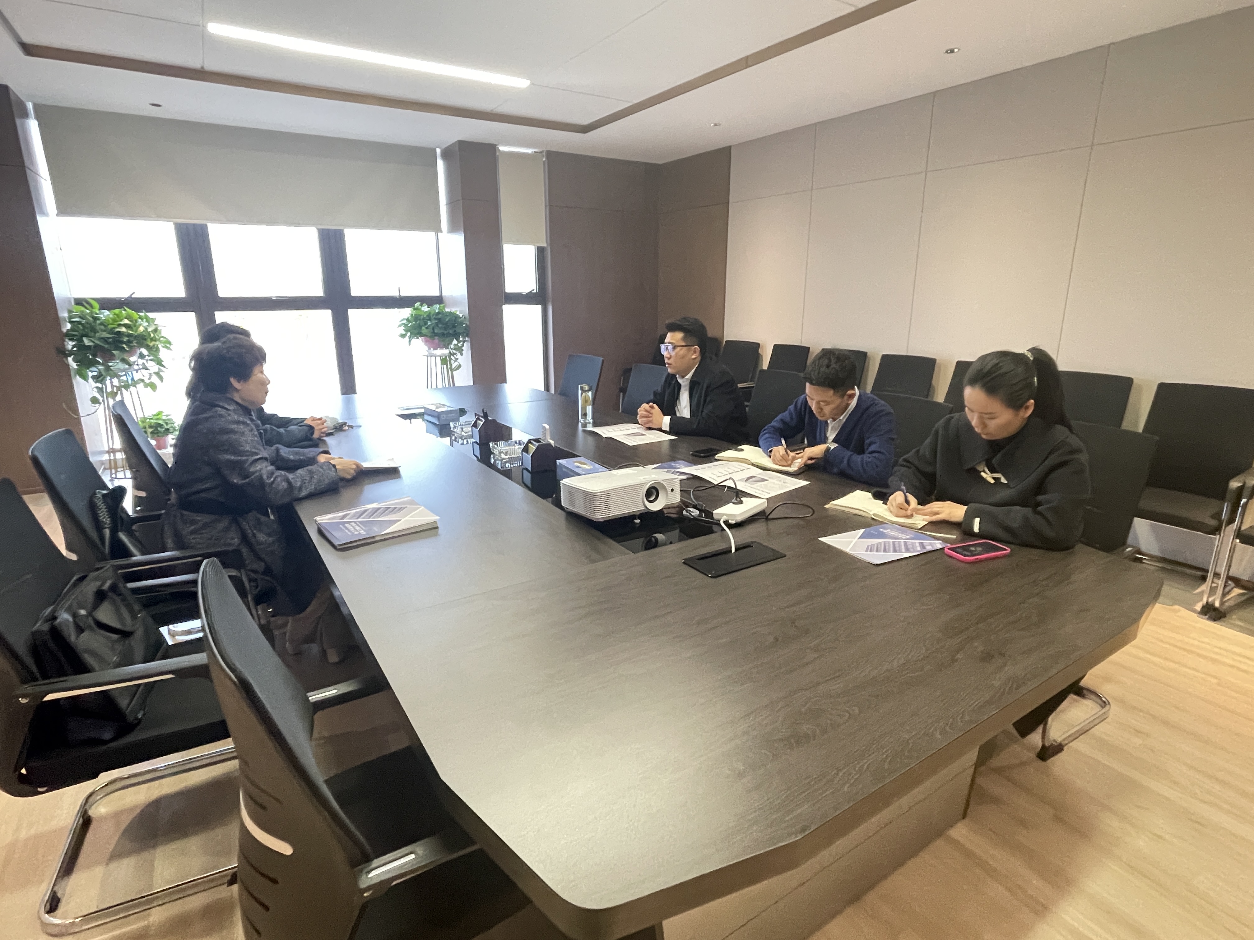 赴建發如意庭項目洽談首付款抵押 貸款業務合作事宜